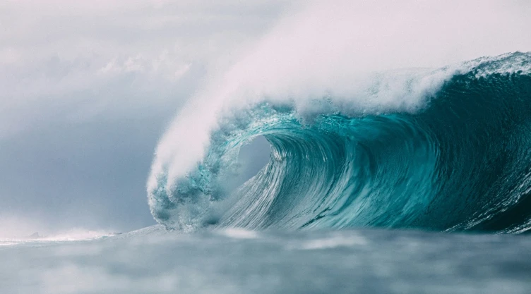 Imagen de tsunami.