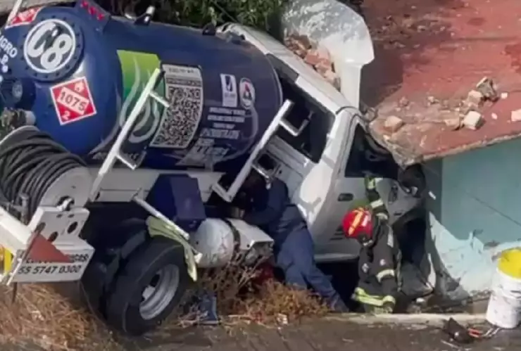 Pipa de gas Naucalpan.jpg