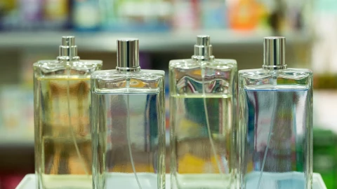 Estos son los perfumes para hombre en invierno, seg&uacute;n la IA