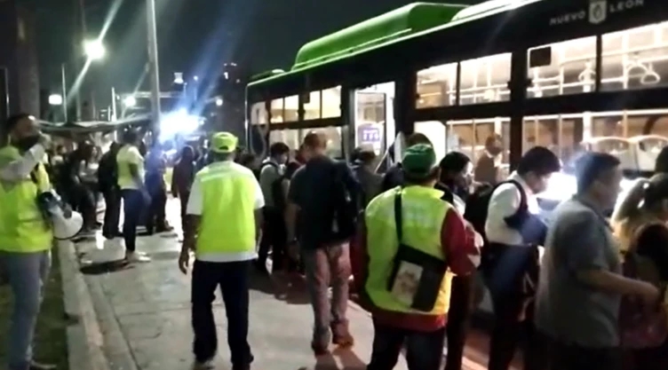Metro Monterrey cierre daño estructural