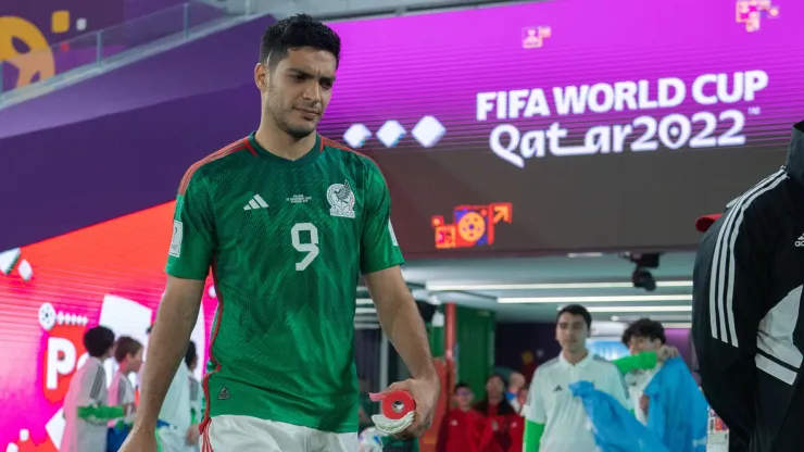 Raúl Jiménez en el duelo ante Polonia