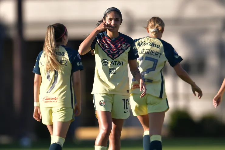 Daniela Espinosa festeja gol con América Femenil