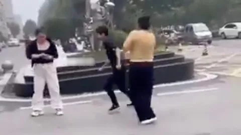 Adolescente golpea a su madre tras discusión por un videojuego