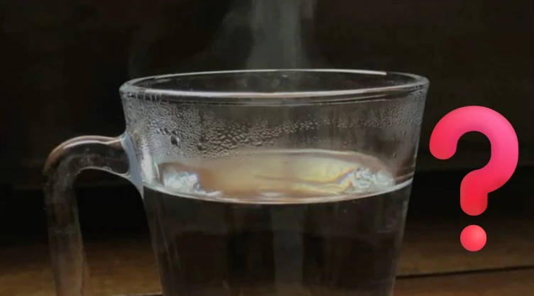 El truco del vaso de agua caliente que pocos conocen para mantener la comida caliente