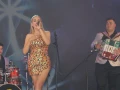 Todos bailamos con la música de Montserrat Fernández