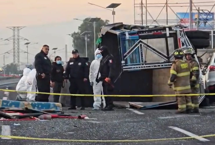 Accidente en la México-Pachuca: Mueren dos personas tras volcadura en Ecatepec