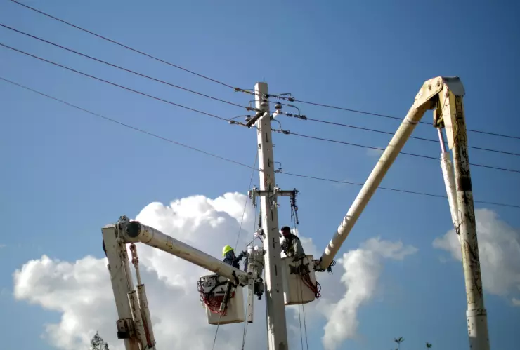 México llega a Puerto Rico para ayudar a recuperar electricidad