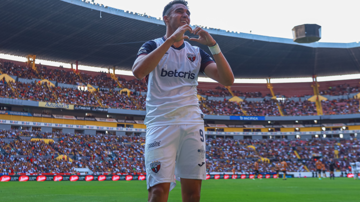 Rafael Dur&aacute;n festeja gol con Atlante 