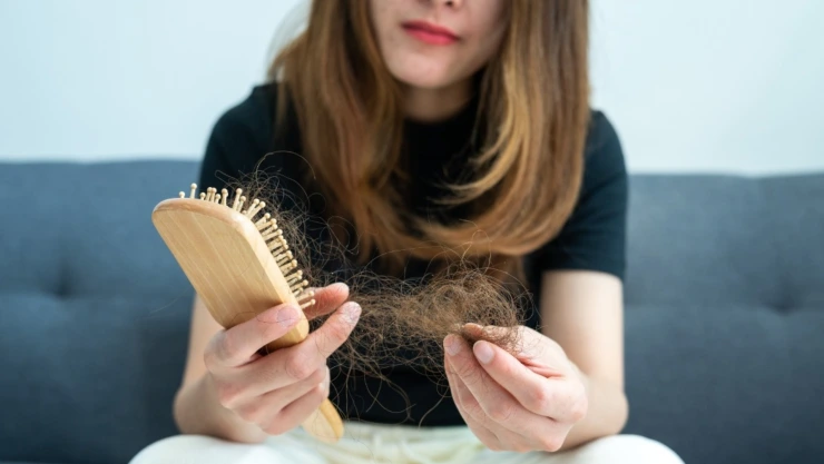 Causas más comunes de la caída del cabello en las mujeres