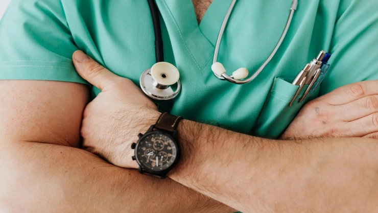 IMSS-Bienestar-lanza-vacantes-con-sueldos-de-hasta-50-mil-pesos-Cómo-postularse