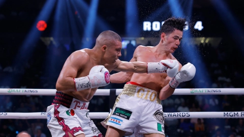 Isaac Pitbull Cruz Giovanni Cabrera box