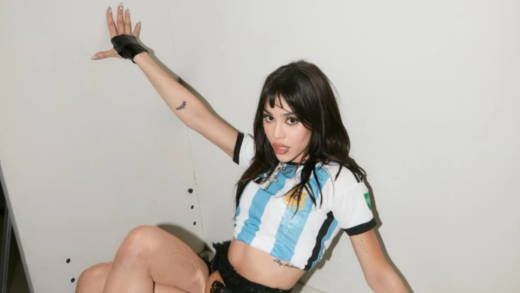 danna-paola-posa-playera-argentina-redes-la-revientan.jpg