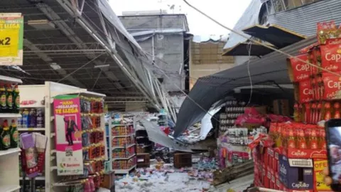 supermercado techo granizada 