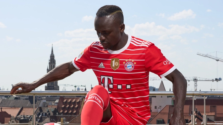 Sadio Mané con el uniforme del Bayern Munich