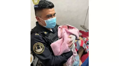policías_nacimiento_bebé_Iztacalco1.jpg
