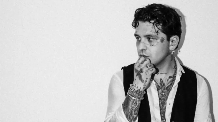 ¡Rompiendo corazones! Christian Nodal enamora dentro de “Los 50 más bellos”