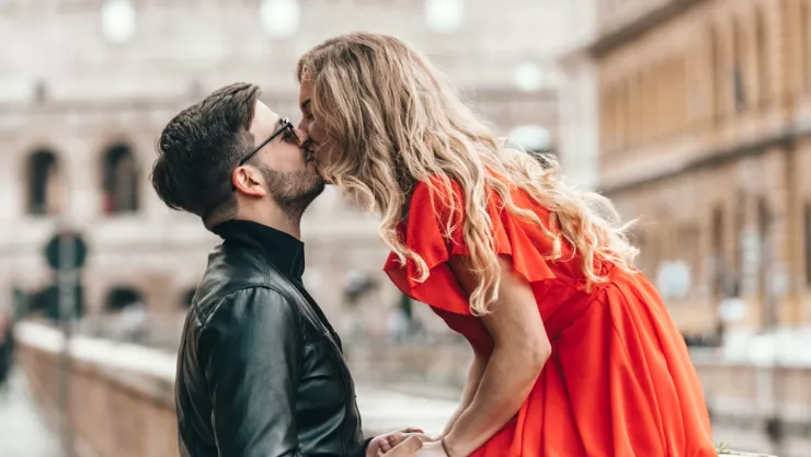 cuándo es el día del beso.jpg