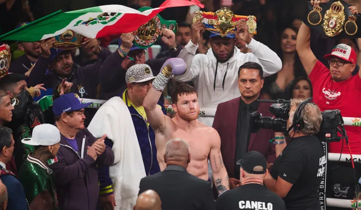 Saul -Canelo- Alvarez (MEX) vs Jermell Charlo (USA) - Fight