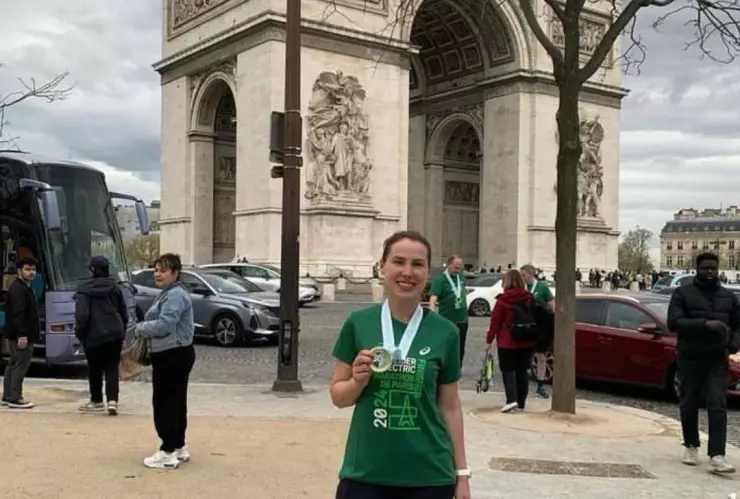 Influencer de 31 años muere atropellada en París