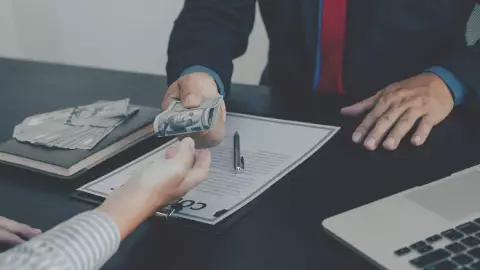 Monto de dinero entregado por una autoridad