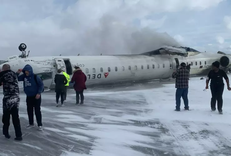 ÚLTIMA HORA: Reportan desplome de avión en Toronto, Canadá ¿Hay sobrevivientes?