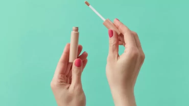 7 trucos para evitar que el corrector se asiente en las líneas de la sonrisa