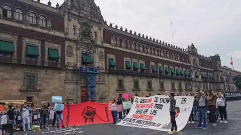 NORMALISTAS EN EL ZÓCALO1.jpeg