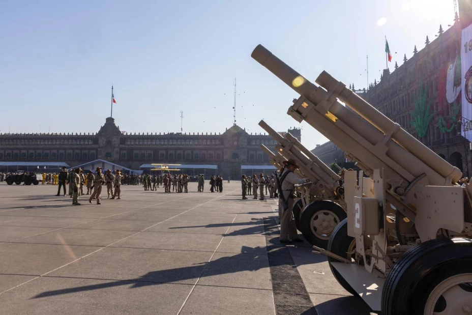 Comienza formalmente el Desfile Cívico-Militar por el 115 aniversario de la Revolución Mexicana
