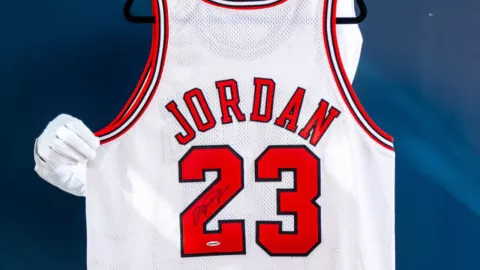 Subasta playeras Michael Jordan y Kobe Bryant