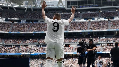 Kylian Mbappé en su presentación con el Real Madrid en el Santiago Bernabéu