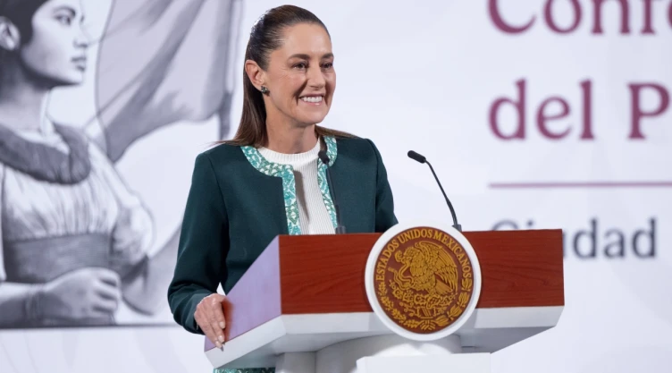 Claudia Sheinbaum en su conferencia matutina del 26 de noviembre de 2025.