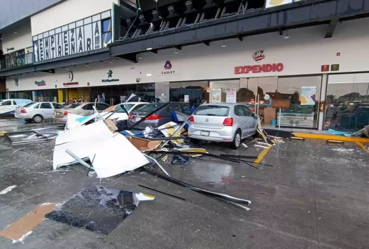 Hasta el momento no se reportan heridos por la barda caída en un gimnasio en Zapopan.