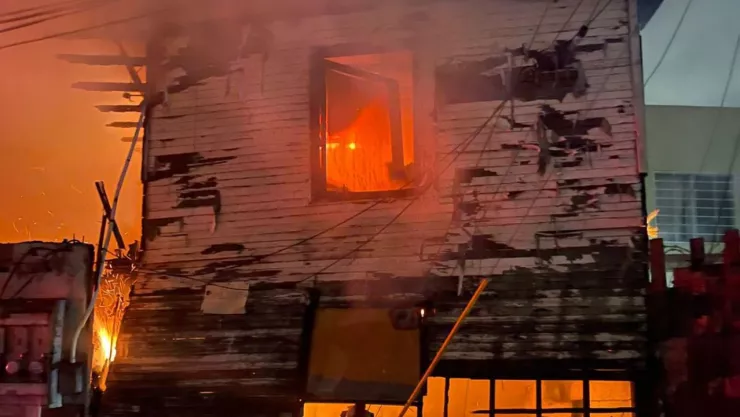 Incendio en casa de Buena Vista deja un cuerpo calcinado