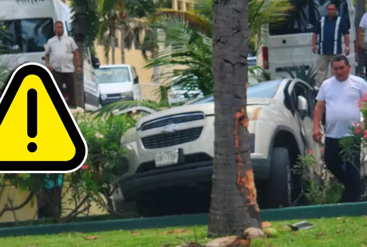 Pisó el freno y terminó contra palmera en la Zona Hotelera de Cancún; esto se sabe.jpg