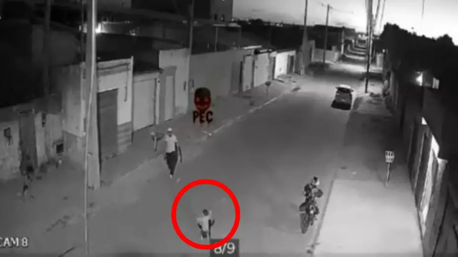 VIDEO SENSIBLE: Bebé de un año muere atropellado cuando jugaba fútbol con su familia