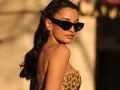 Amina Muaddi con gafas..jpg