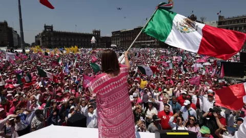 Xóchitl y Taboada con la Marea Rosa: ‘Vamos a ganar para unir, no para dividir’