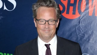 Matthew Perry amaba tanto a Batman que llamaba Alfred al ayudante que le inyectaba Ketamina