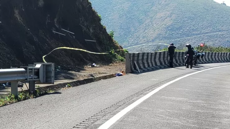 Cuerpo localizado en carretera