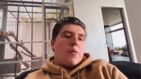 El Fofo Márquez se la pasa jugando videojuegos en la cárcel como si nada