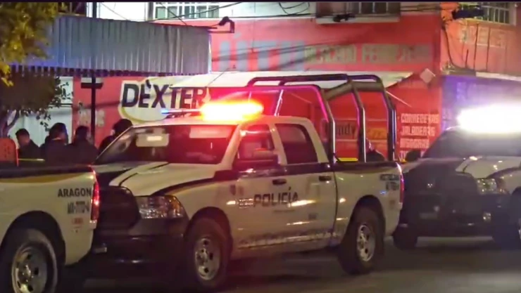 Patrullas en calles de la alcaldía Venustiano Carranza tras el asesinato de un hombre