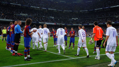 Pasillo del FC Barcelona al Real Madrid