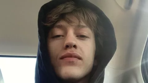 Acusan de abuso sexual a Percy Hynes White, actor de ‘Merlina’