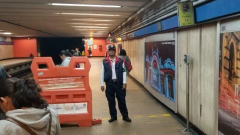 El Metro CDMX hoy 30 de julio de 2023 informó que la estación Zócalo/Tenochtitlán de la Línea 2 estará cerrada hasta nuevo aviso.