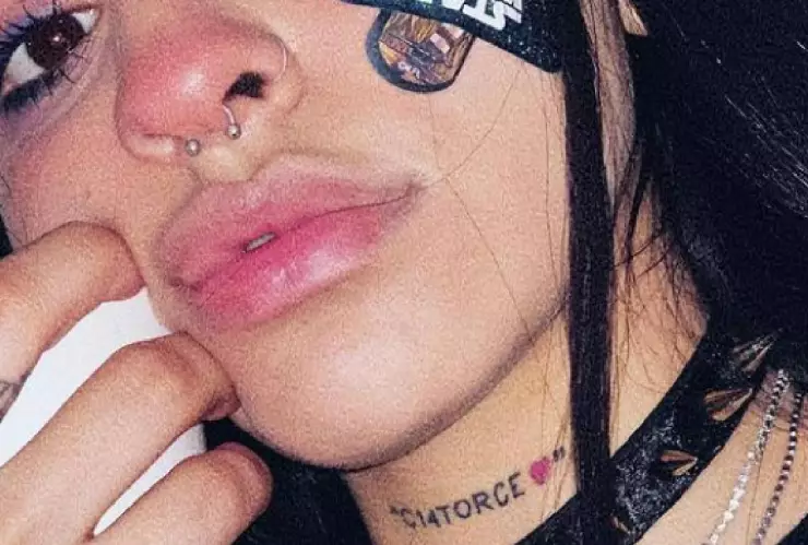 ¿Cazzu manda indirecta a Belinda en pleno San Valentín?