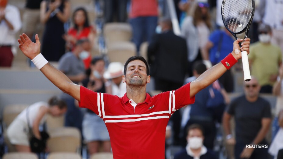 Novak Djokovic se corona en París