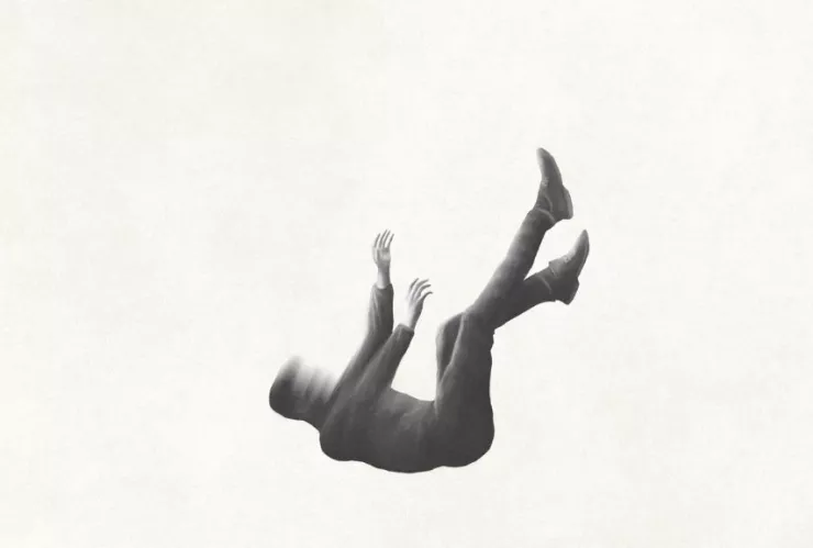 Persona cayendo en un sueño