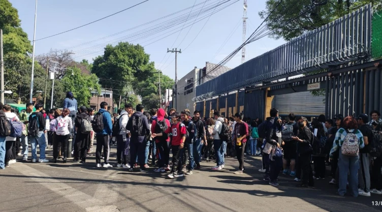 encapuchados_prepa_6_unam.jpg