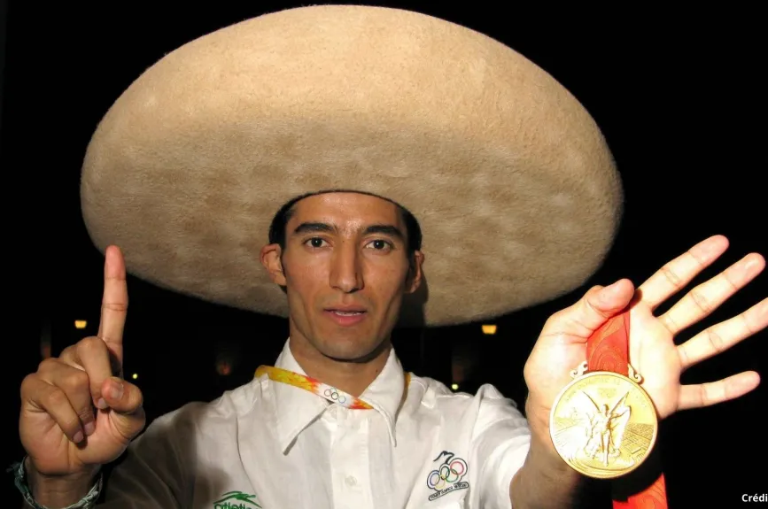 3 medallistas olímpicos mexicanos beijing pekín 2008.jpg