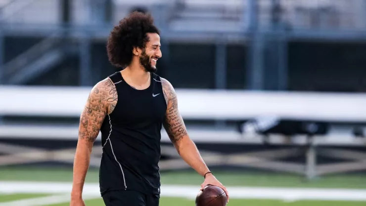 Colin Kaepernick en entrenamientos de pretemporada